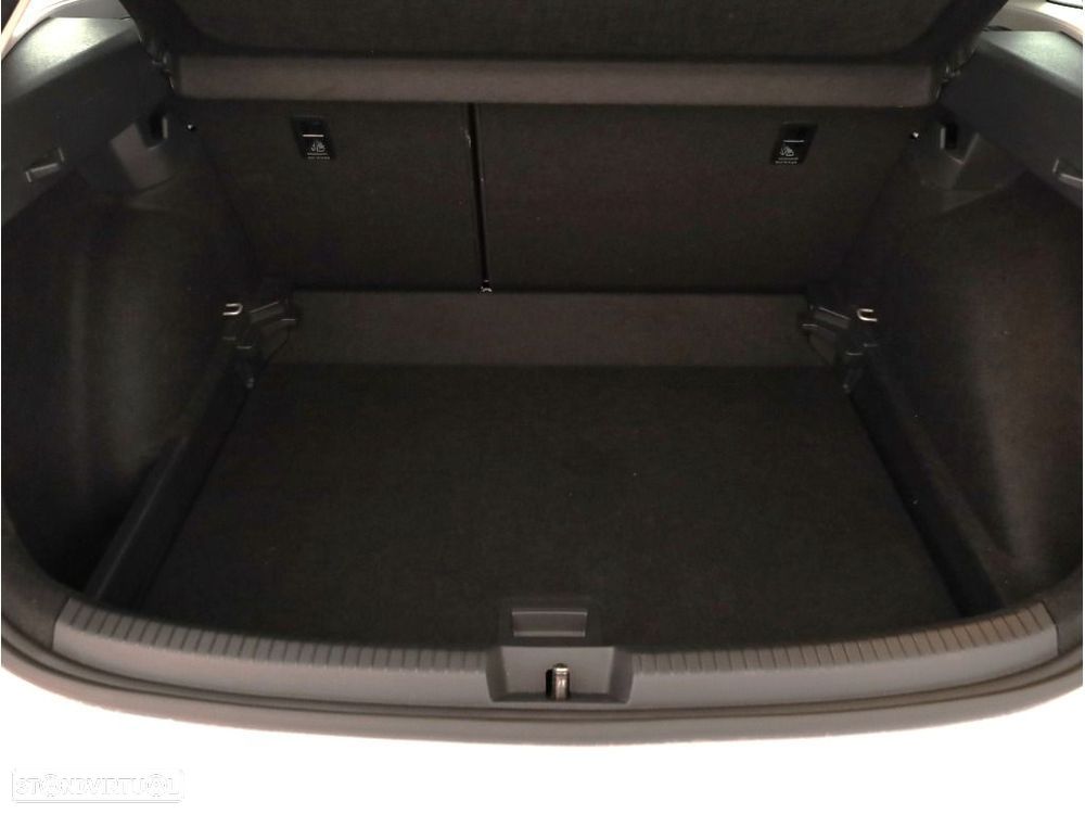VW Taigo 1.0 TSI Urban - 17
