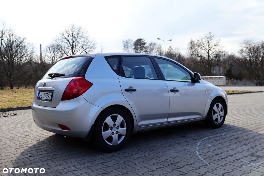 Kia Ceed - 7