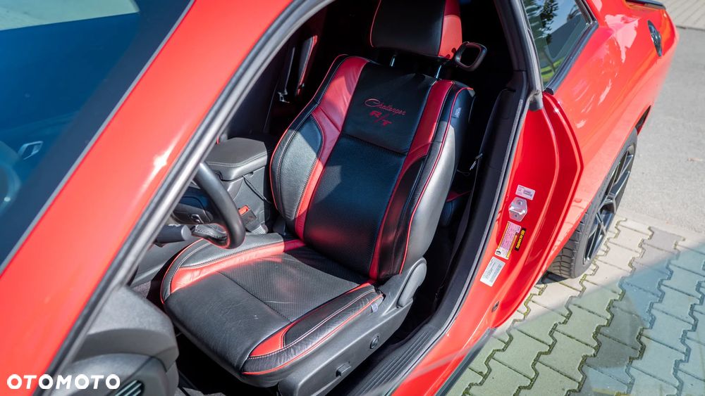 Dodge Challenger - 15