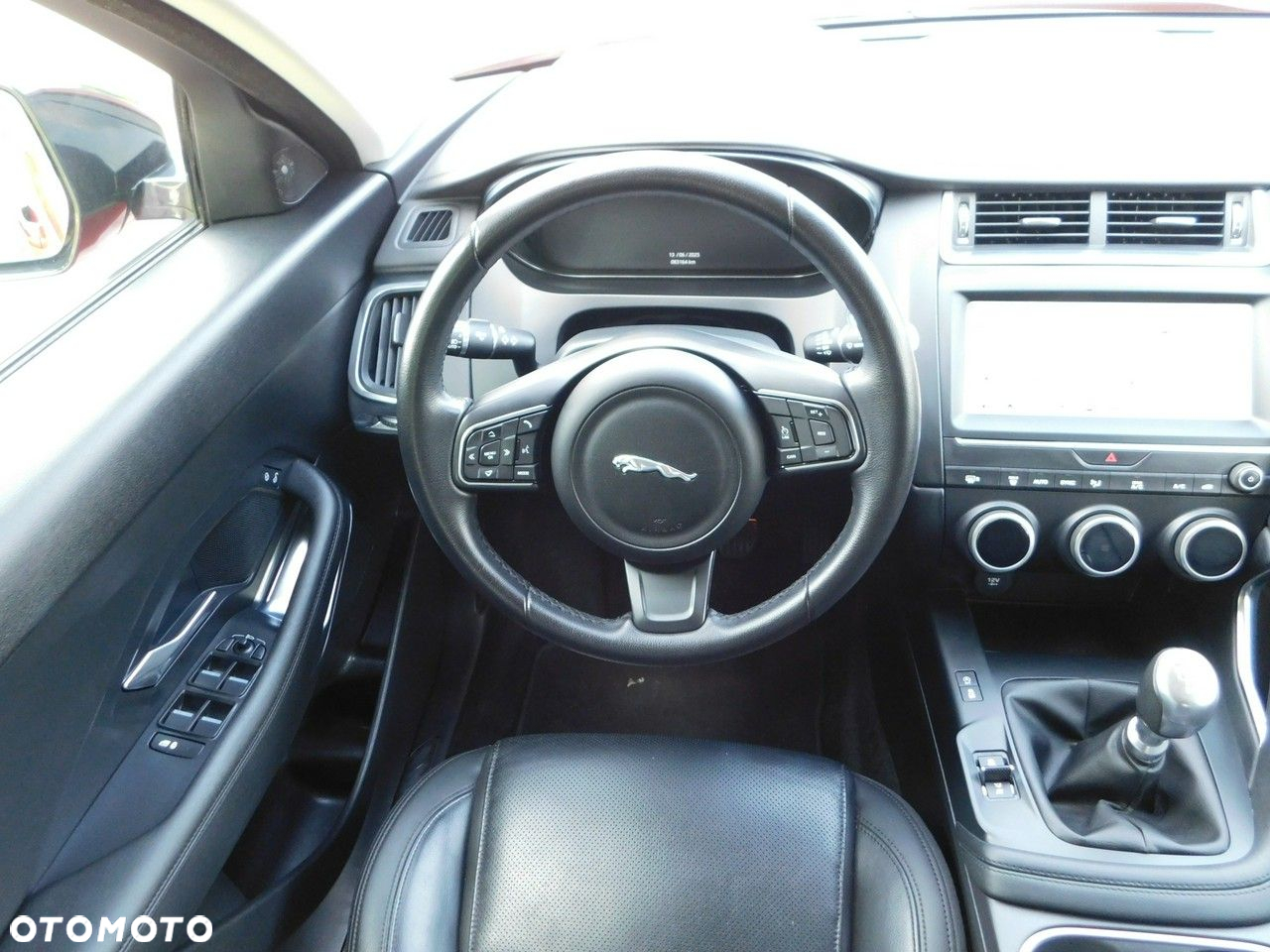 Jaguar E-Pace - 15