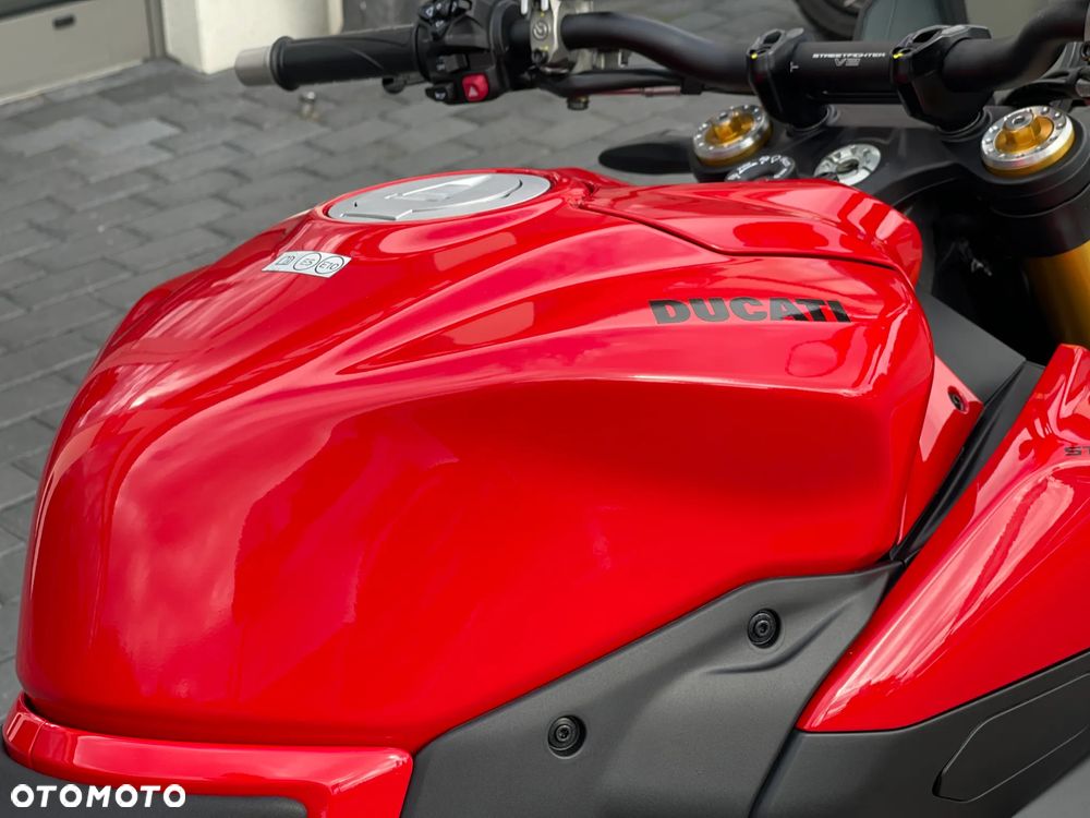Ducati Streetfighter V2 - 8