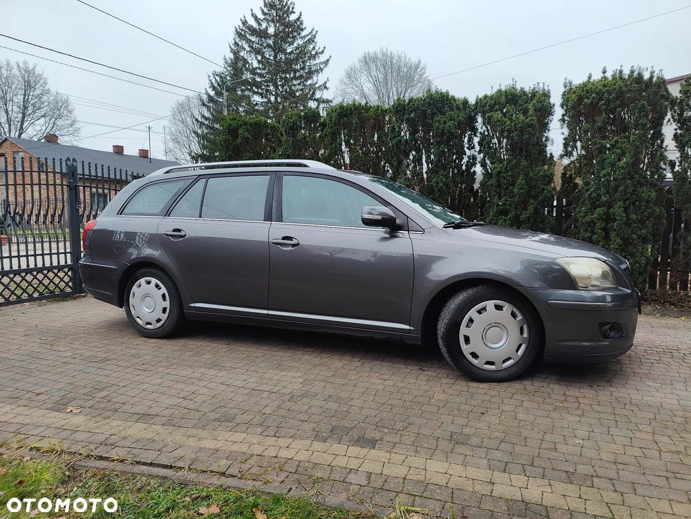 Toyota Avensis 1.8 VVT-i Automatik Sol - 2