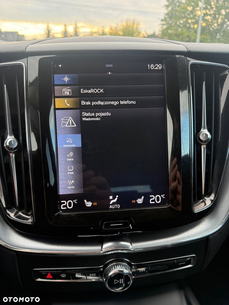Volvo XC 60 D4 AWD Geartronic Momentum - 34