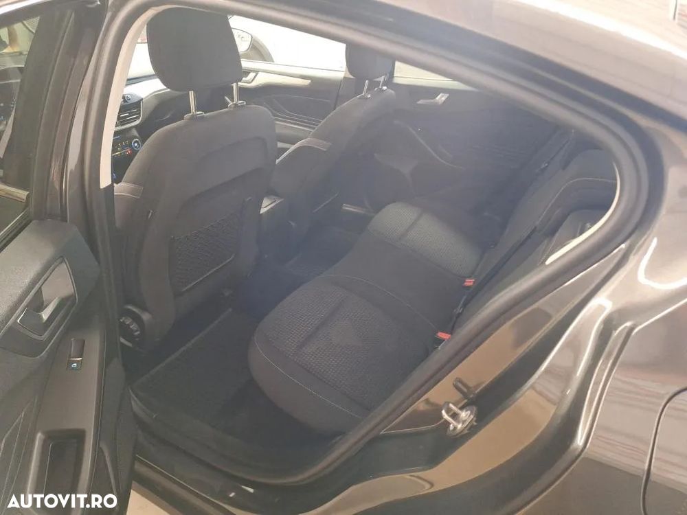 Ford Focus 1.5 EcoBlue Titanium - 12