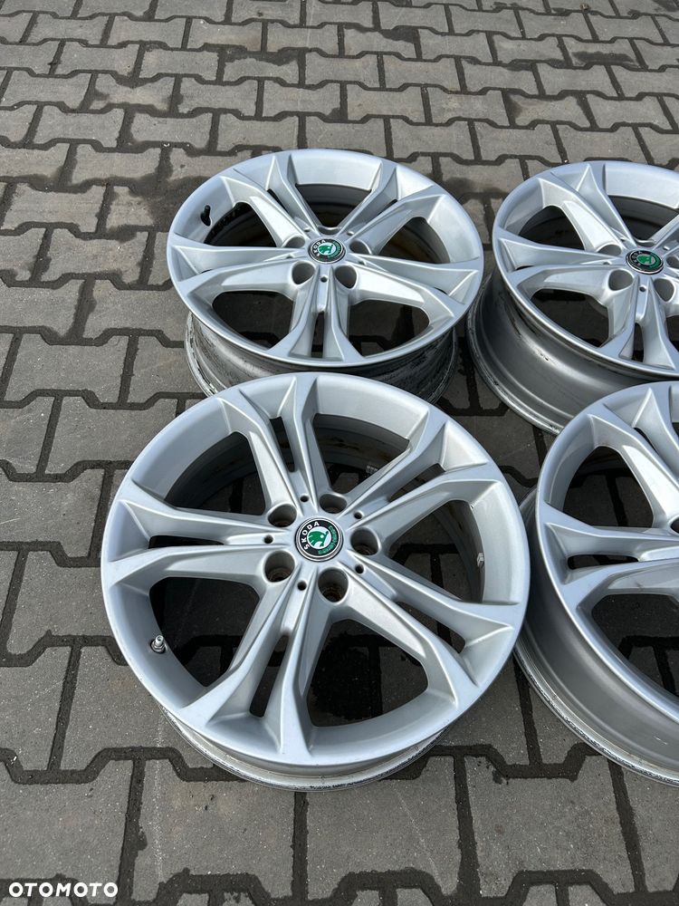 Alufelgi 18 cali 5x112 Skoa Seat Audi Volkswagen Octavia IV Golf 8 Leon IV Cupra - 7