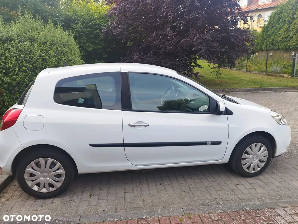 Renault Clio 1.2 16V Authentique - 3