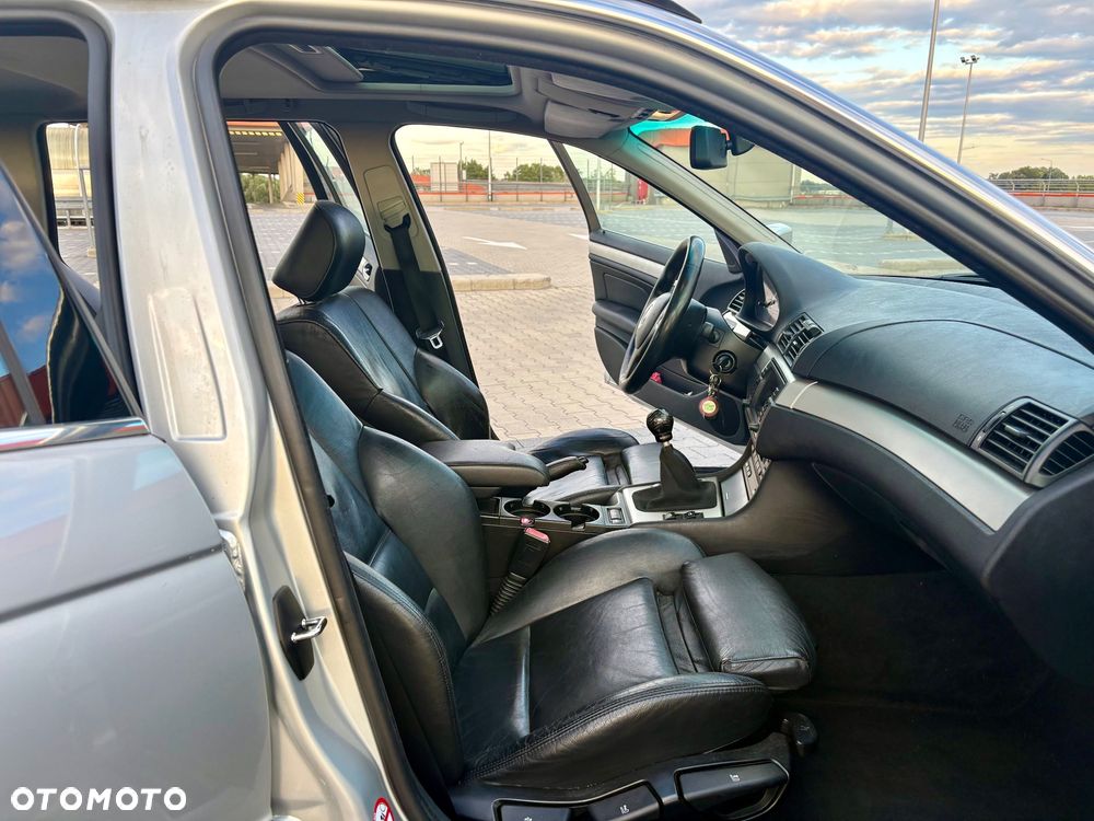 BMW Seria 3 330xi - 10