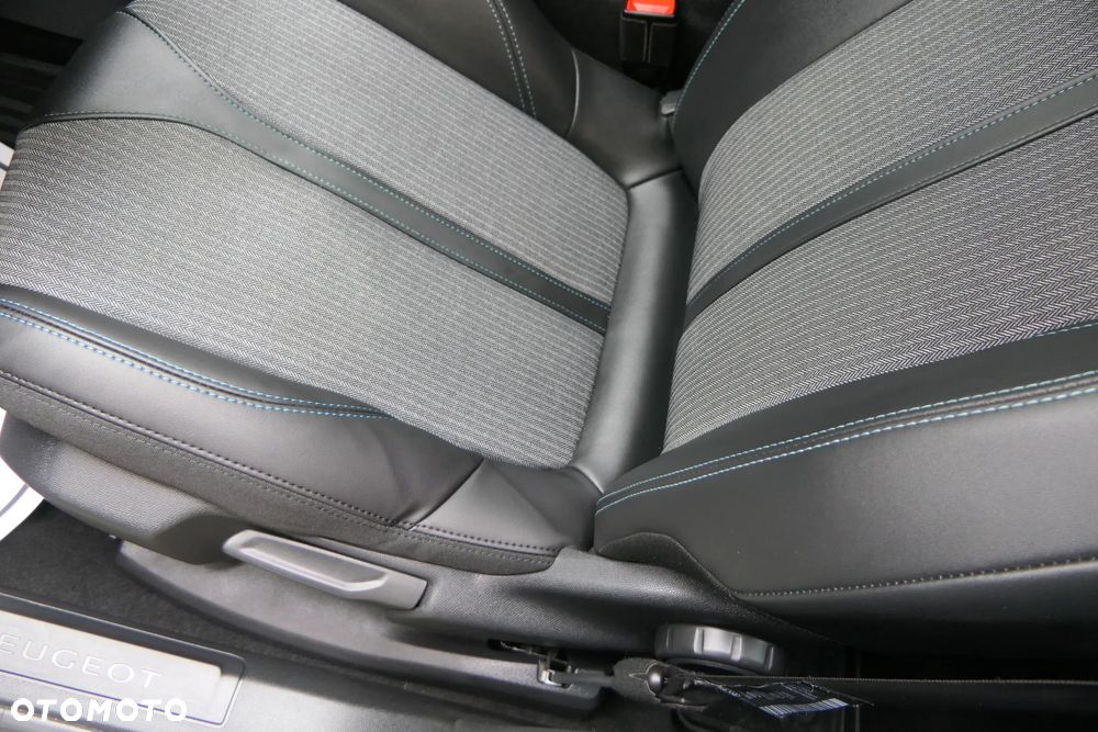 Peugeot 3008 1.5 BlueHDi Allure S&S EAT8 - 20