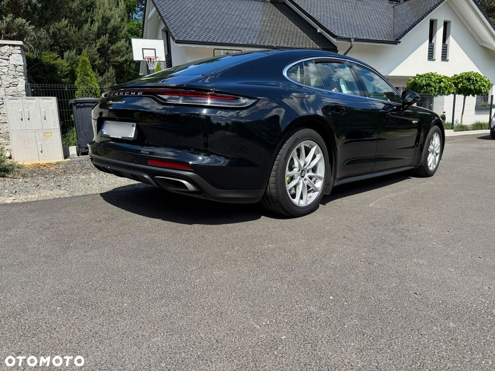 Porsche Panamera 4 E-Hybrid - 4