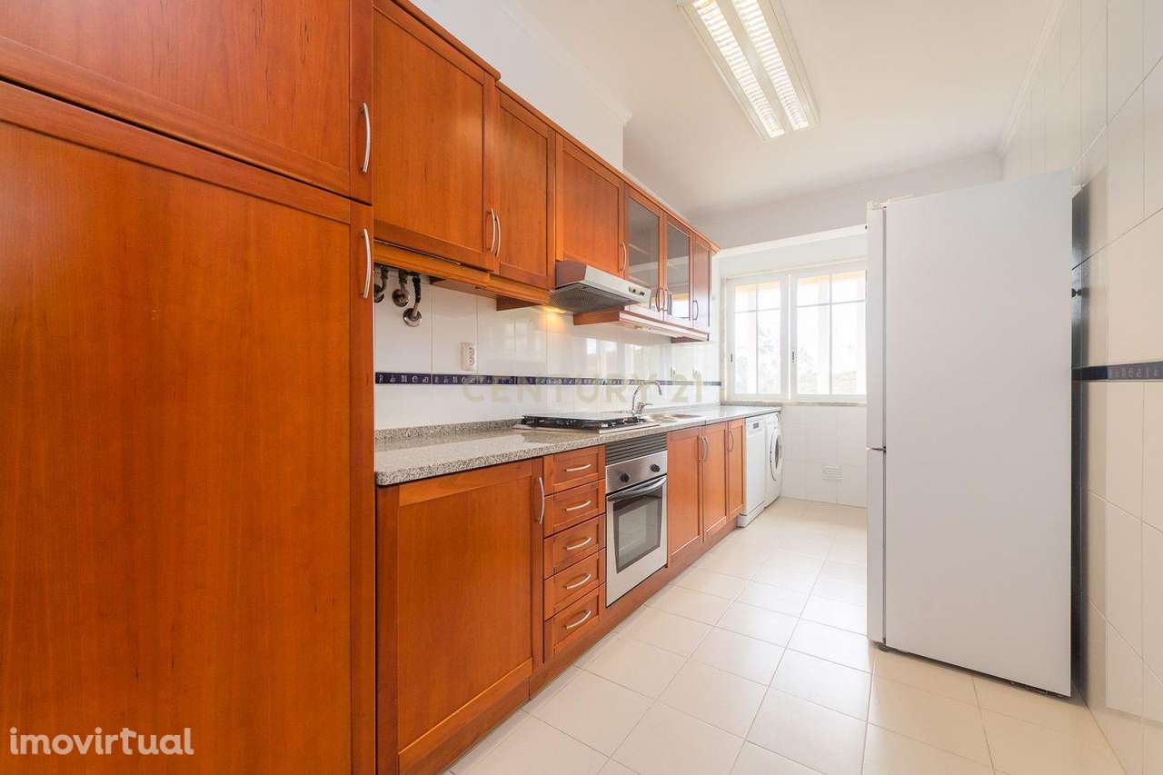 Excelente apartamento T2 com parqueamento em Rio de Mouro - Grande imagem: 5/40