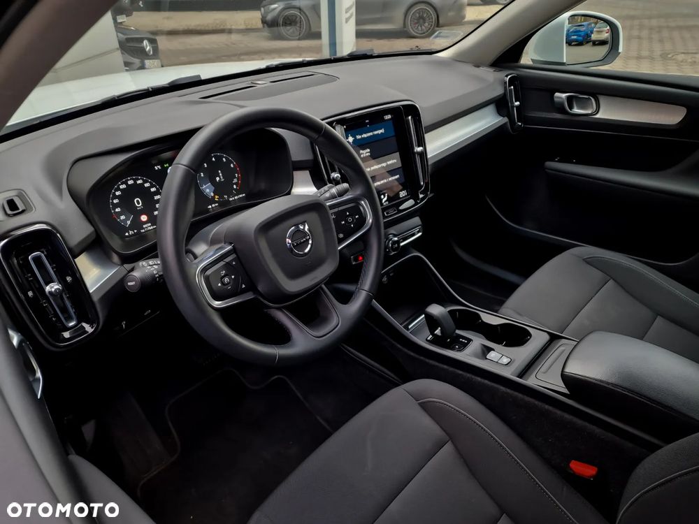 Volvo XC 40 T3 Momentum - 5