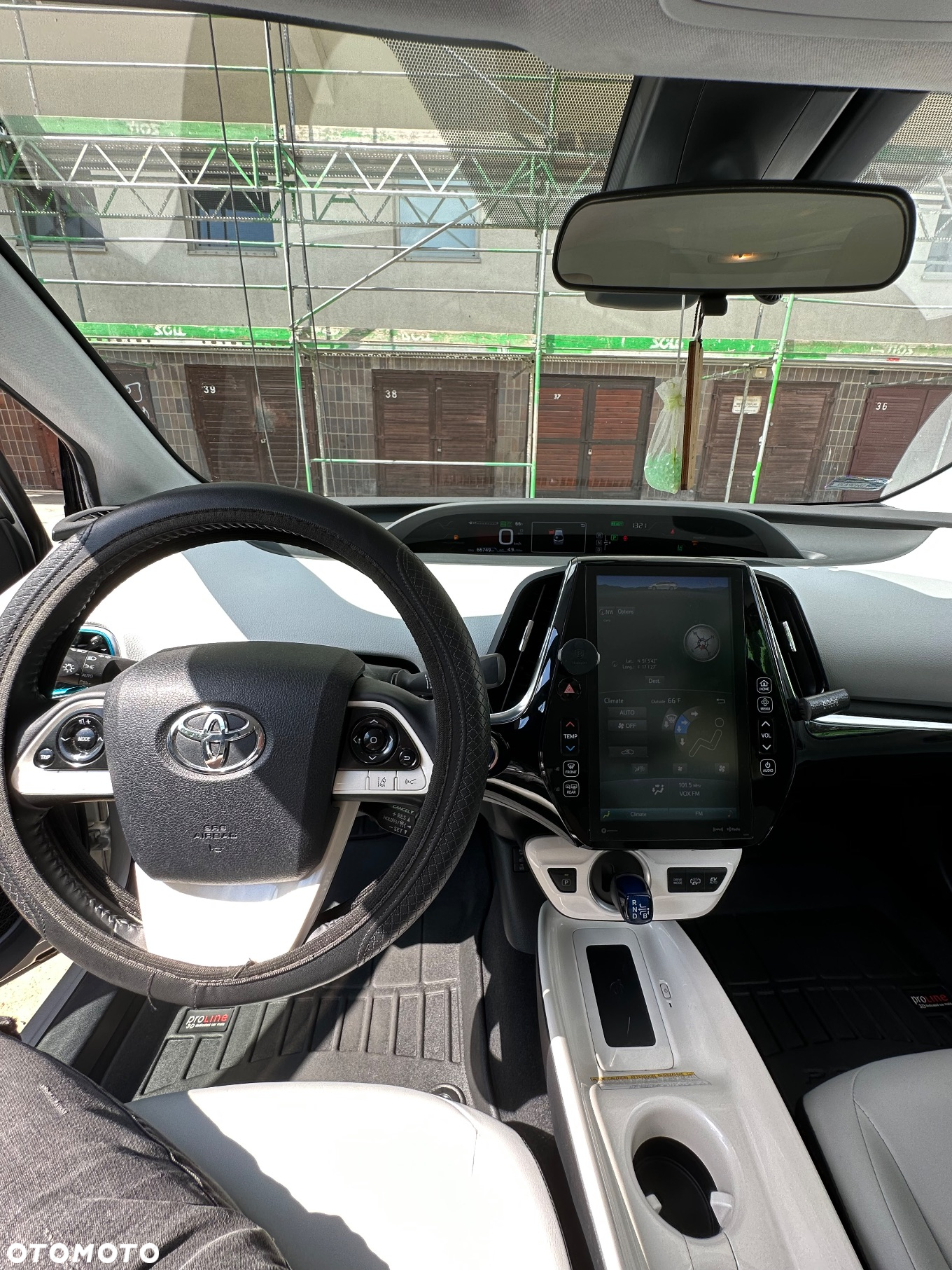 Toyota Prius 1.8 Hybrid Premium - 14