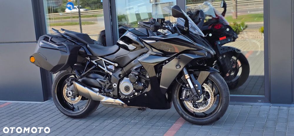 Suzuki GSX - 3