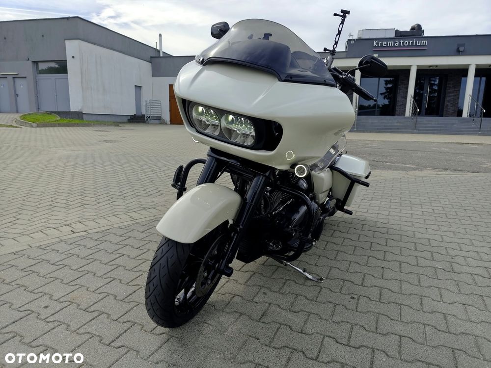 Harley-Davidson Touring Road Glide - 3