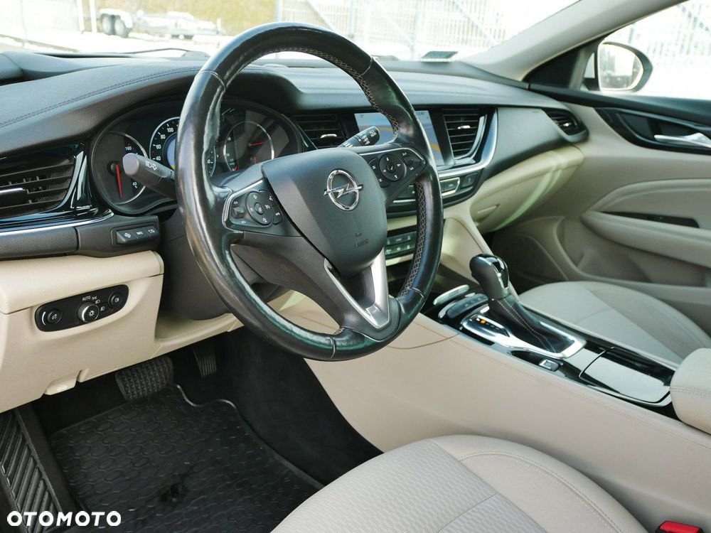 Opel Insignia - 13