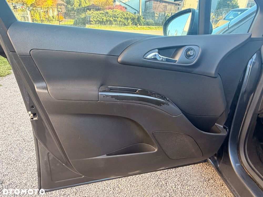 Opel Meriva - 10