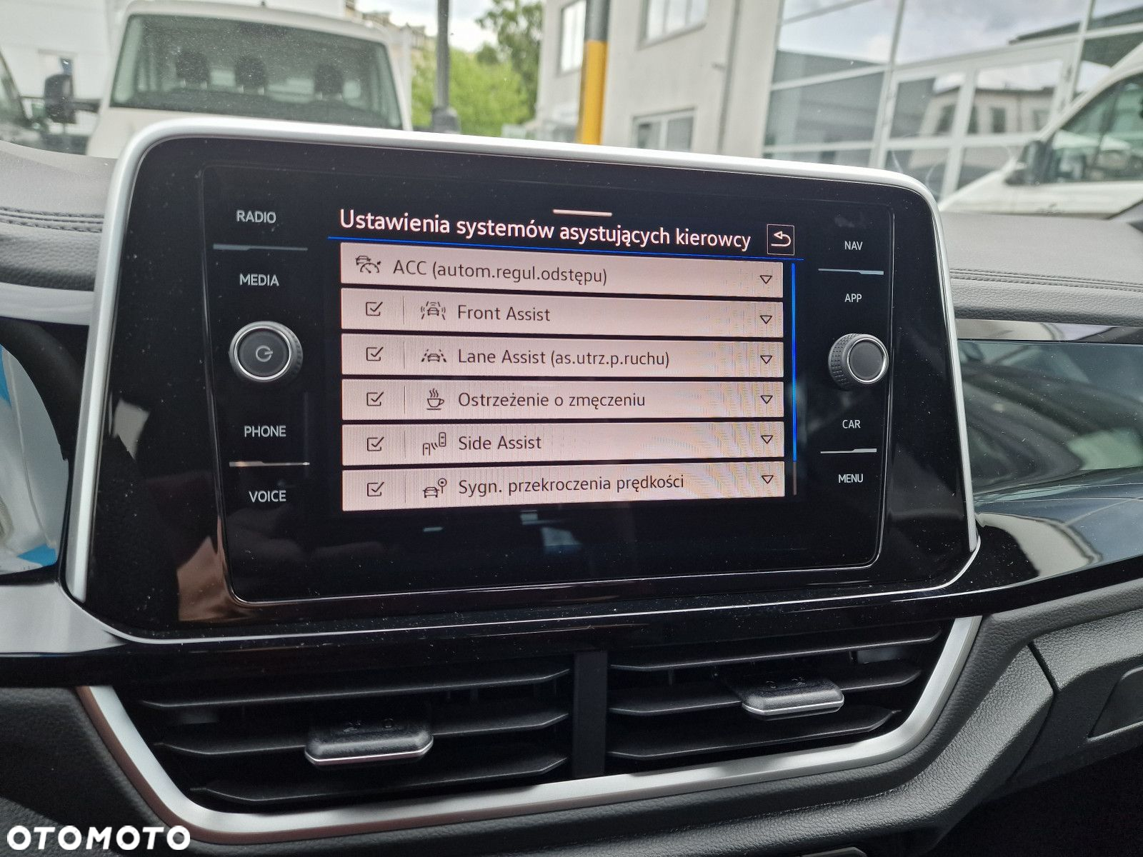 Volkswagen T-Roc 1.5 TSI R-Line DSG - 16
