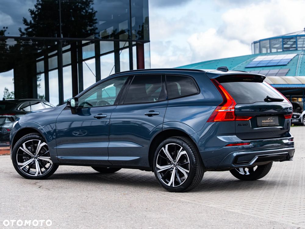 Volvo XC 60 B4 B Plus Dark - 11
