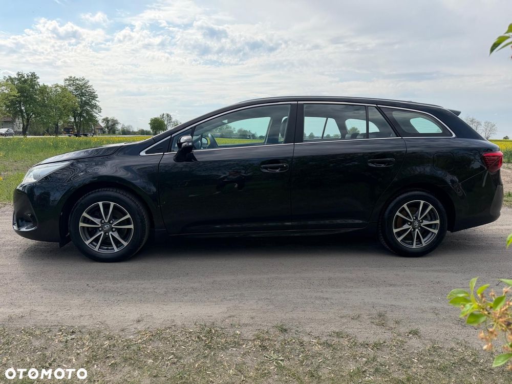 Toyota Avensis 1.8 Premium EU5 - 12