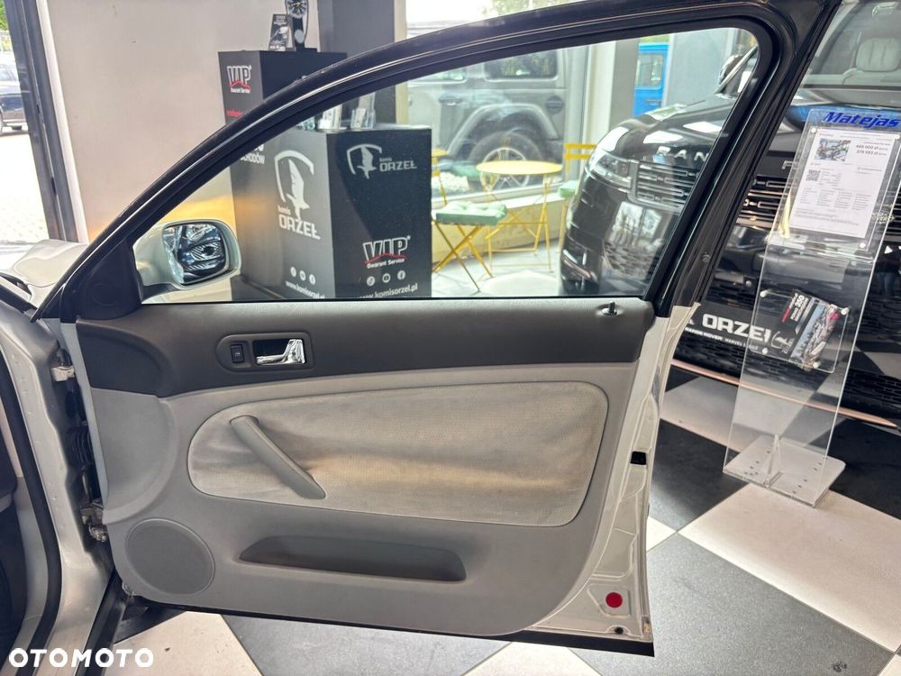 Volkswagen Passat - 33