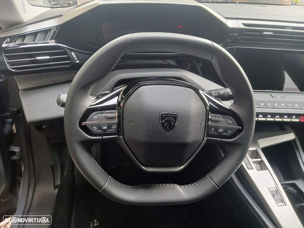 Peugeot 408 1.2 Hybrid Allure e-DCS6 - 11
