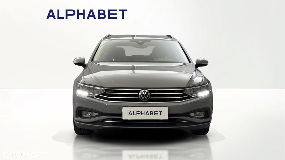 Volkswagen Passat - 8