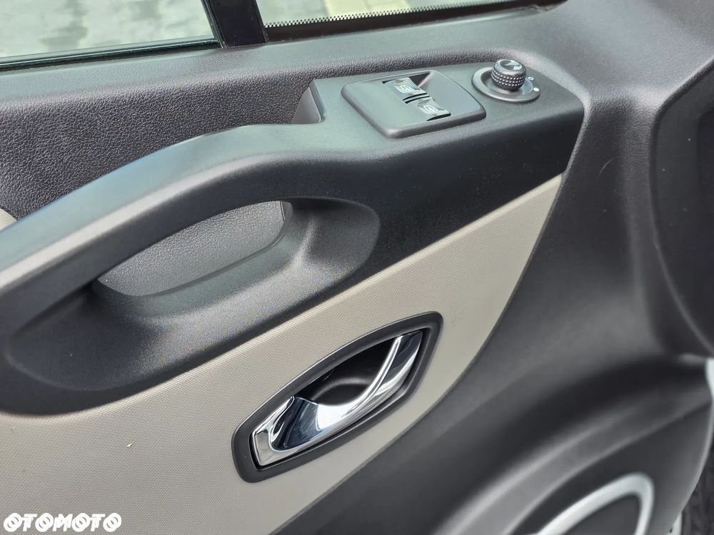 Renault TRAFIC Vivaro WSOKI 1.6dCi Energy L1H2 Pack Clim VAT 1 BEZWYPADKOWY z Polskiego Salonu Serwisowany Zadbany Egzemplarz - 32