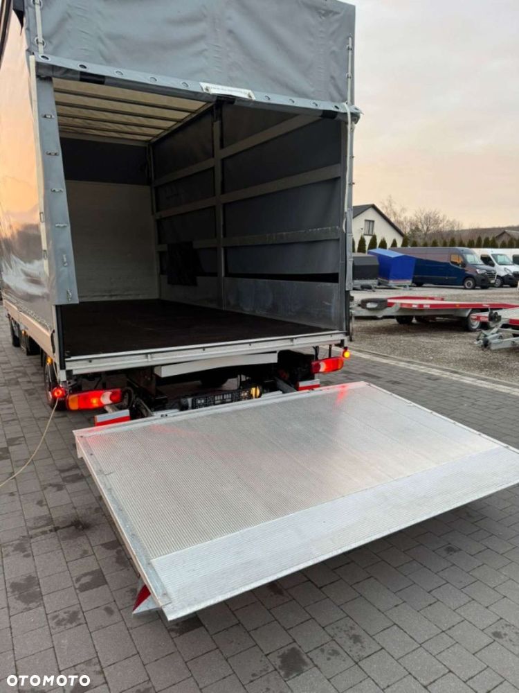 Renault Master 10 europalet z Windą - 10