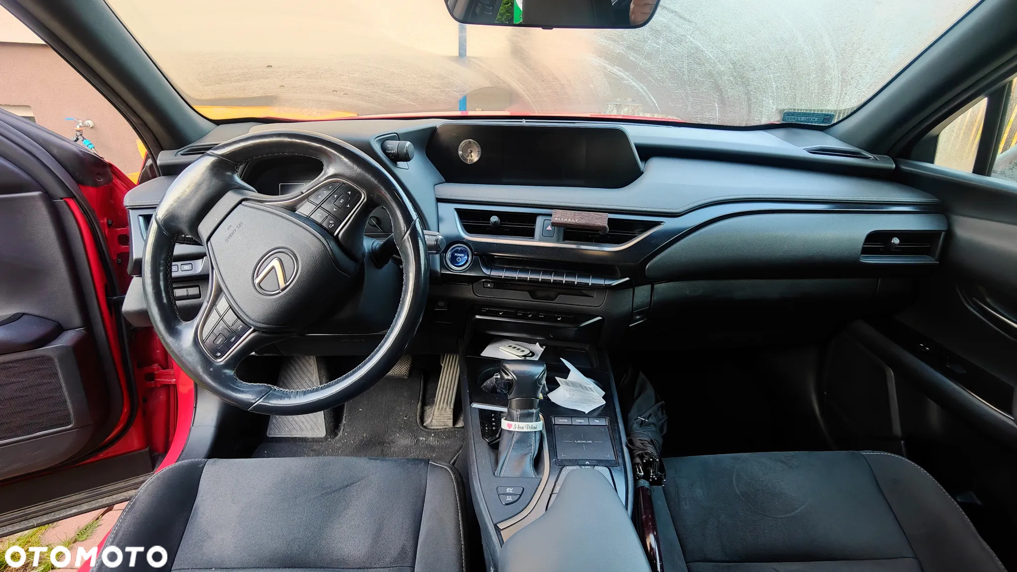 Lexus UX 250h Business Edition - 13