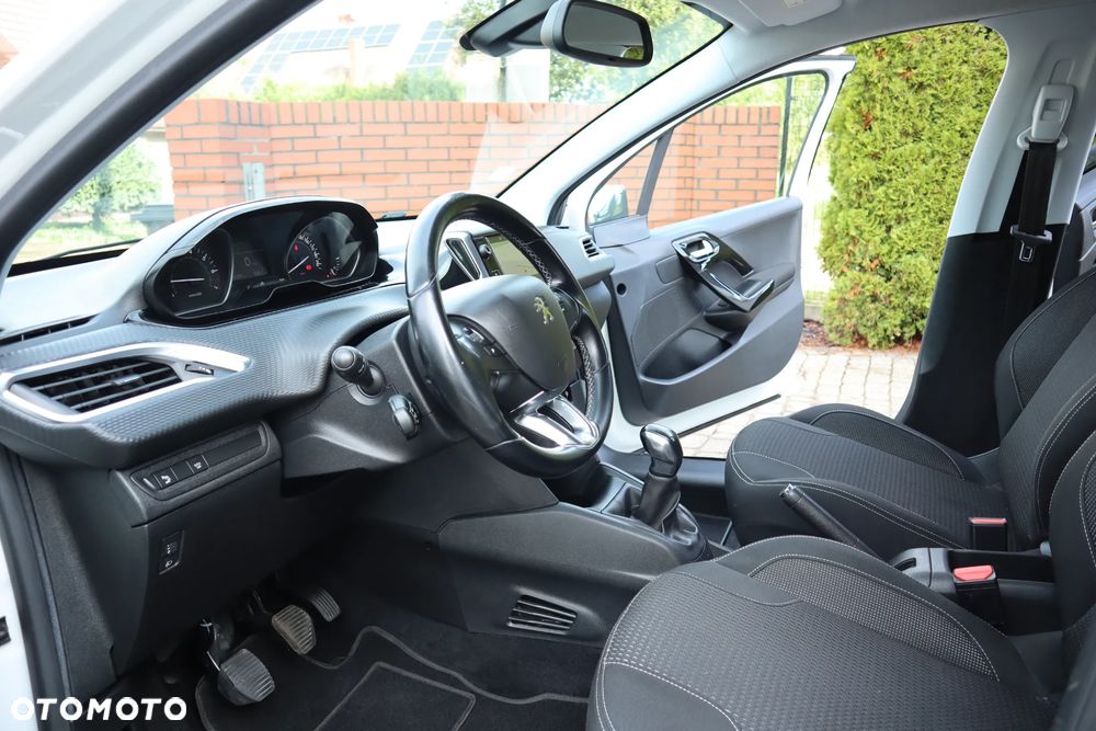 Peugeot 208 1.2 PureTech Allure S&S - 10
