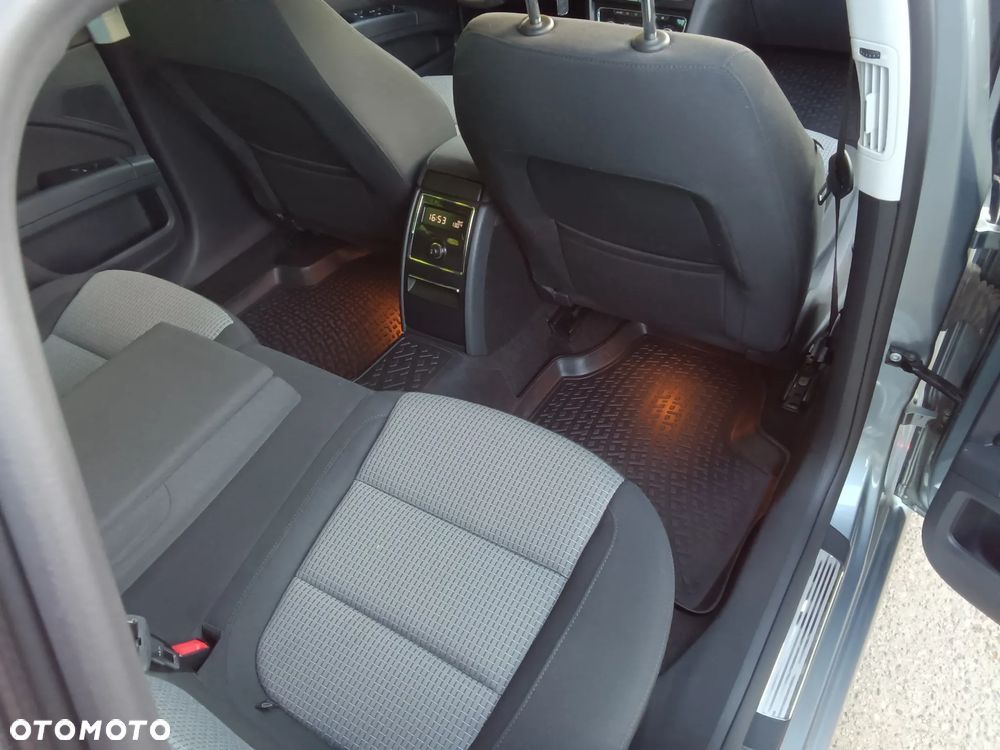 Skoda Superb 2.0 TDI Comfort DSG - 7