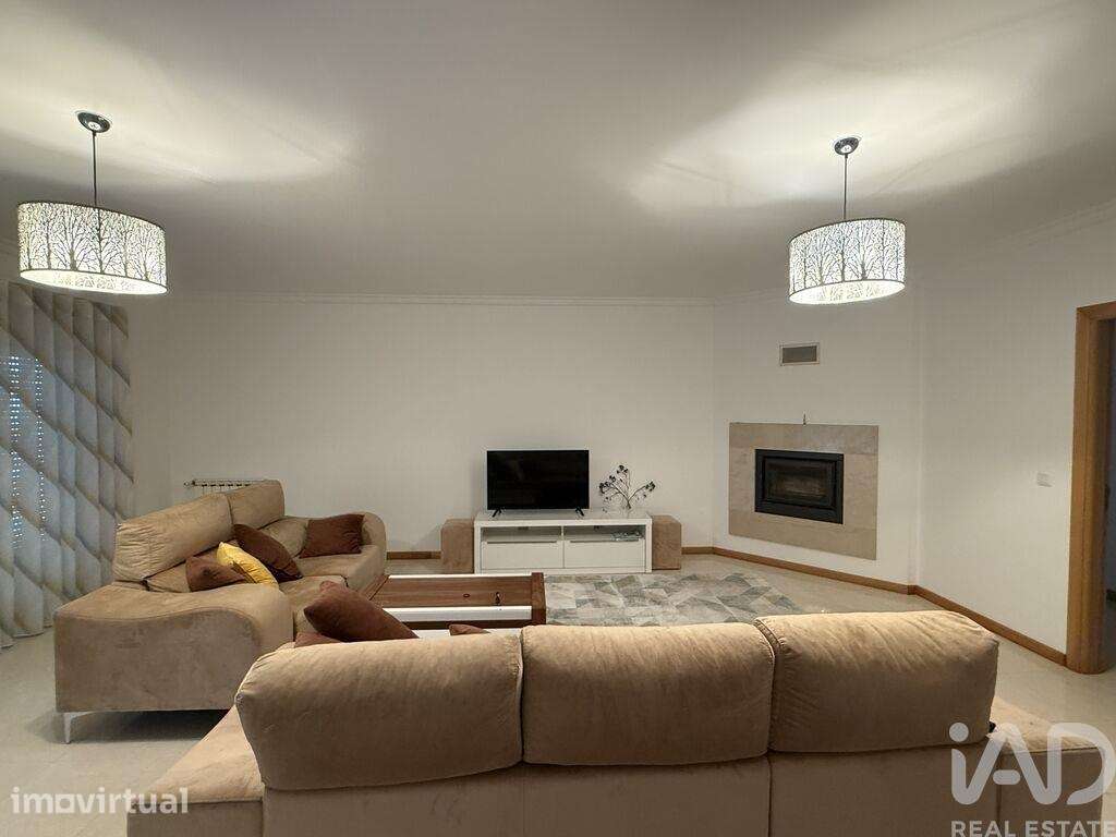Apartamento T3 em Silveira de 146,00 m2