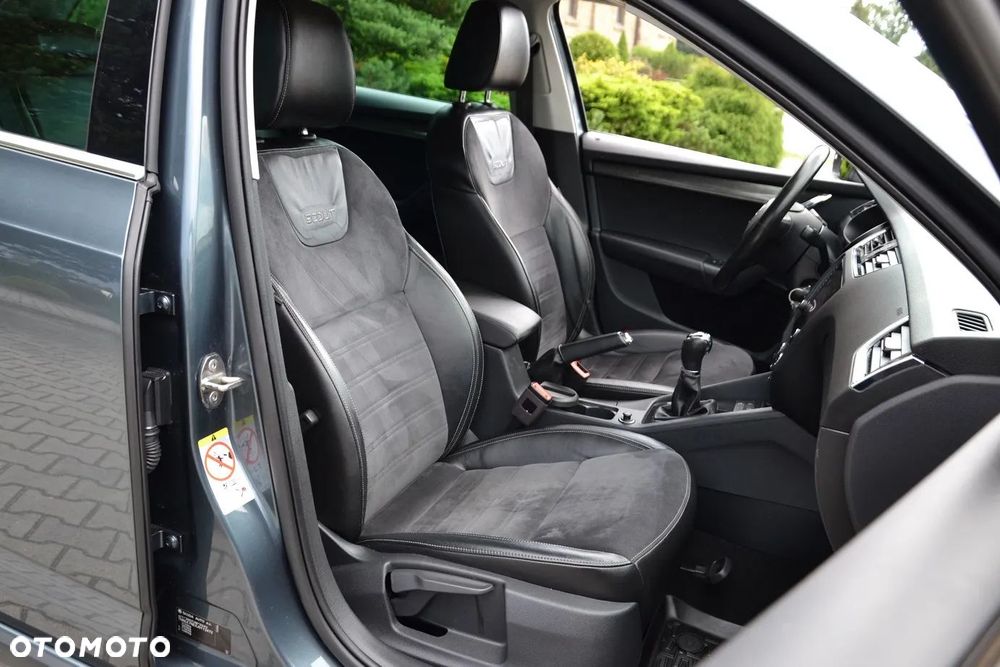 Skoda Octavia 2.0 TDI 4x4 Elegance DSG - 32