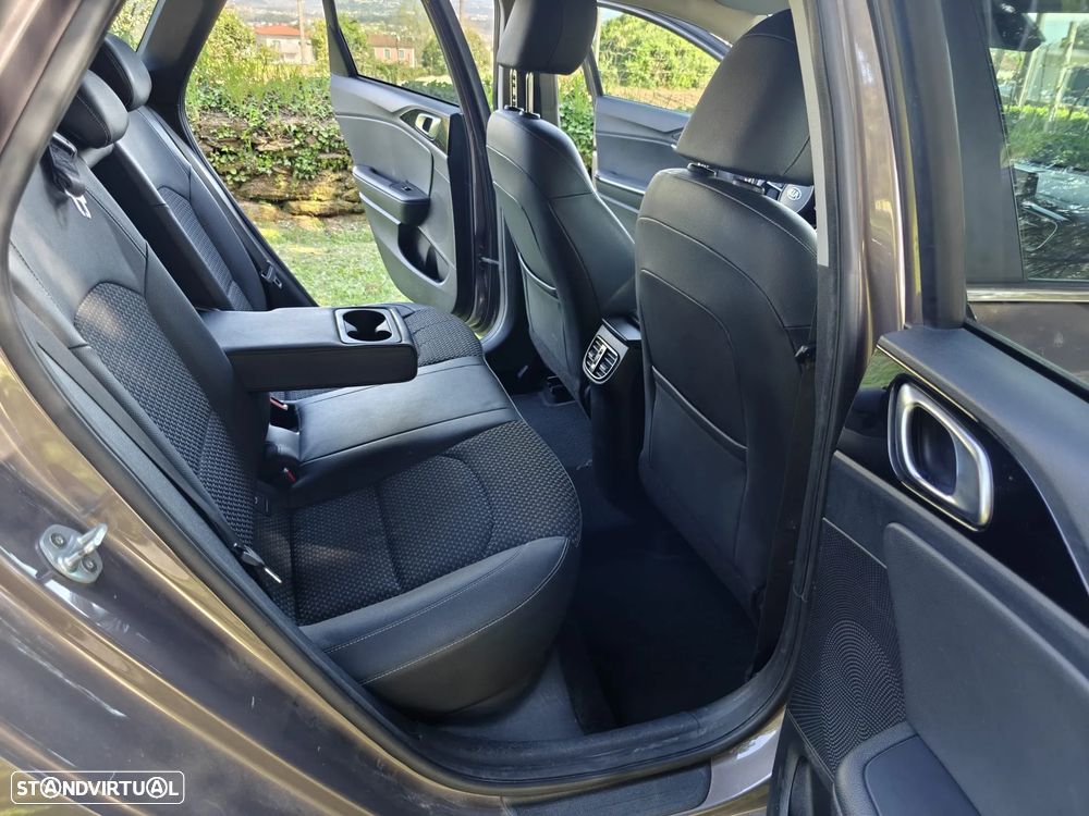 Kia Ceed SW 1.0 T-GDI TX+SRF - 16