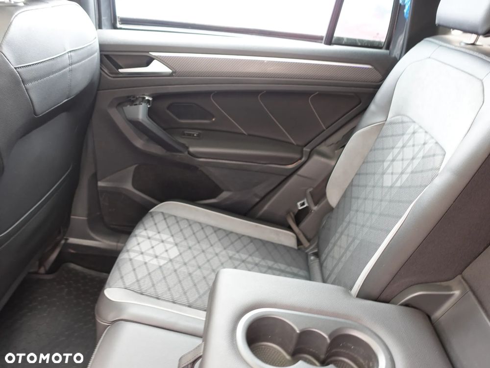 Volkswagen Tiguan 2.0 TDI SCR 4MotION DSG R-Line - 14