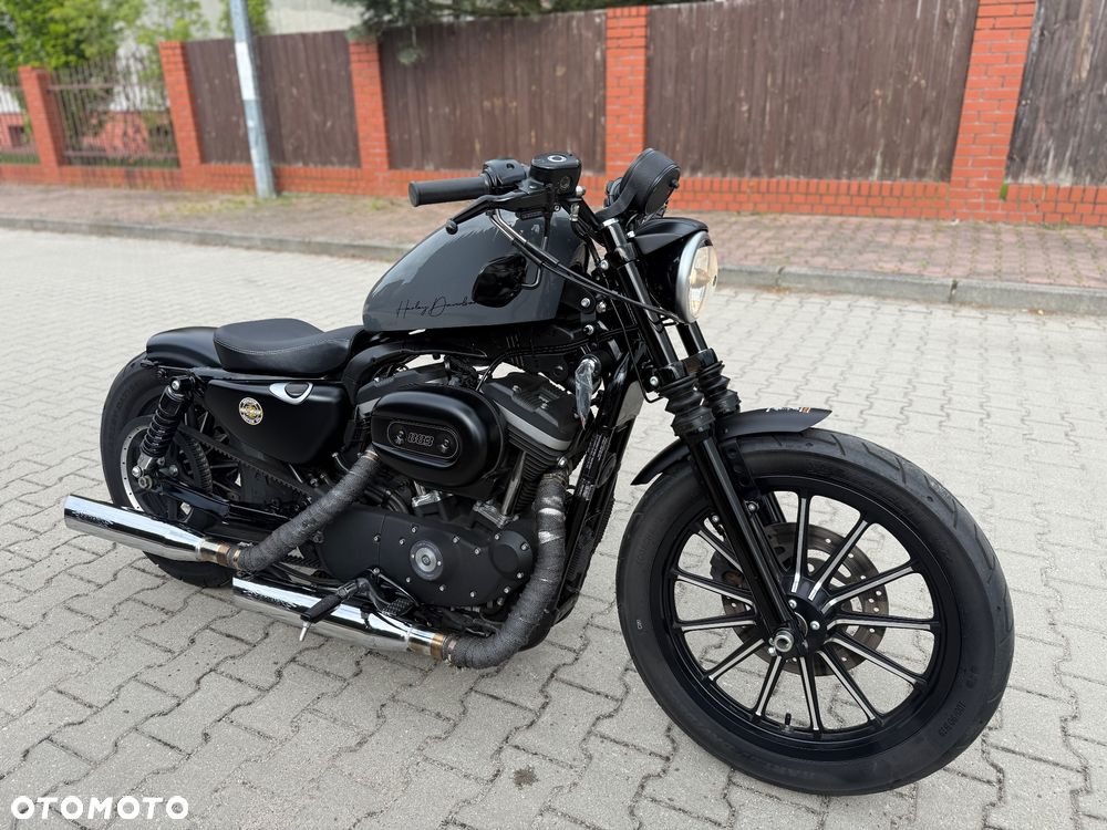 Harley-Davidson Sportster Iron 883 - 3