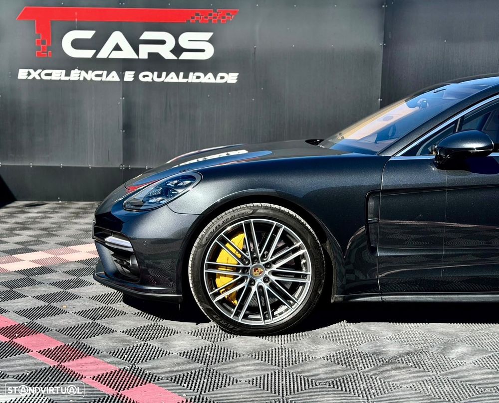 Porsche Panamera Turbo - 38