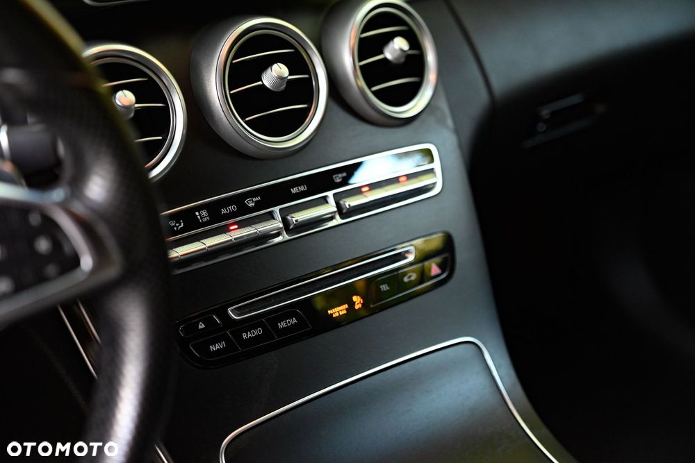 Mercedes-Benz Klasa C 200 4-Matic 9G-Tronic - 17