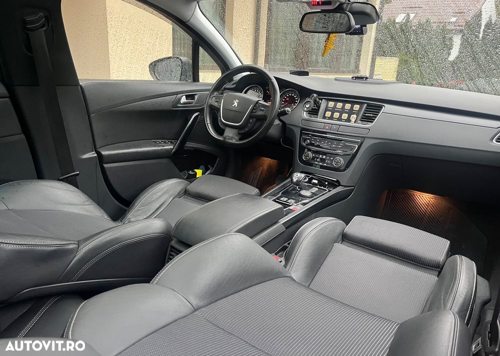 Peugeot 508 RXH Hybrid4 - 13