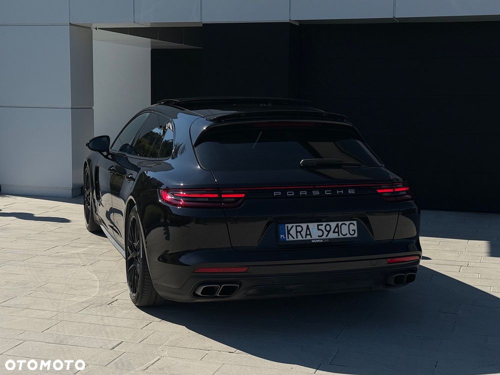 Porsche Panamera Turbo Sport Turismo - 15