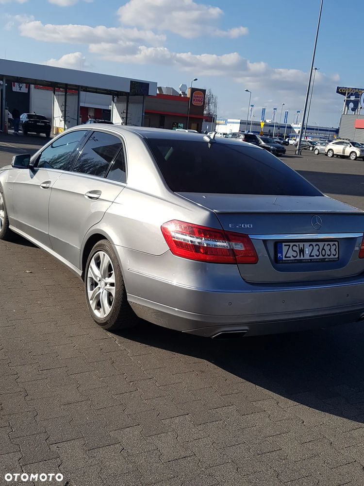 Mercedes-Benz Klasa E 200 CGI BlueEFFICIENCY Automatik - 1