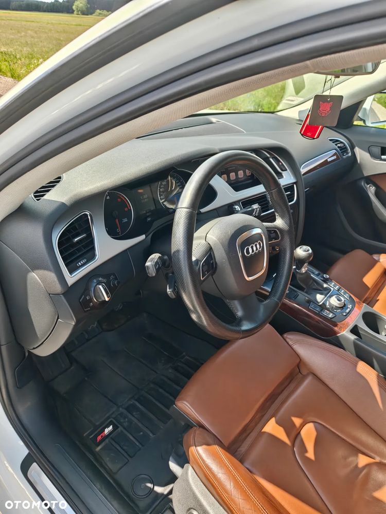 Audi A4 Avant - 25