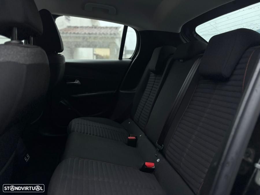 Peugeot e-208 E-Style - 24