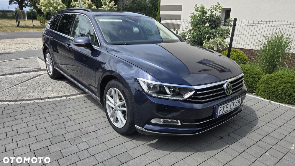 Volkswagen Passat - 1