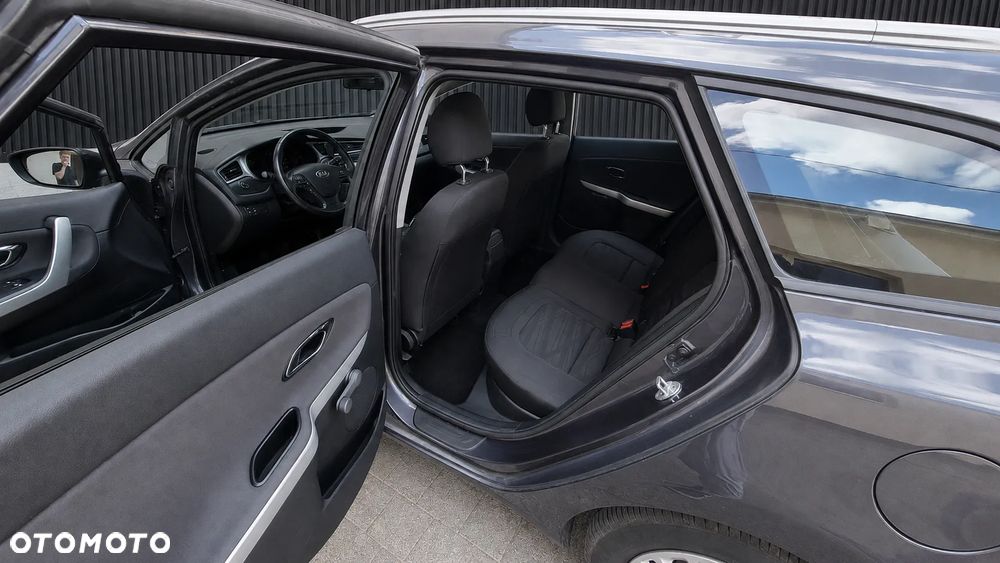 Kia Ceed - 10