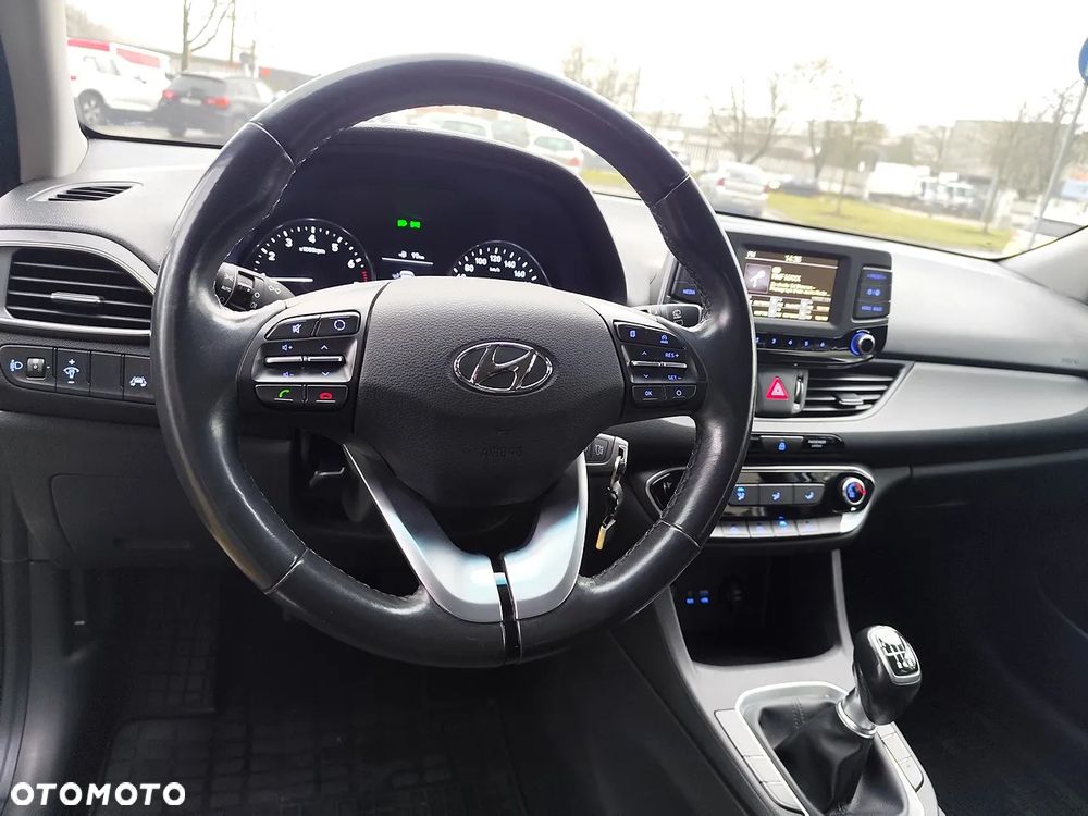 Hyundai i30 1.4 Classic + - 12