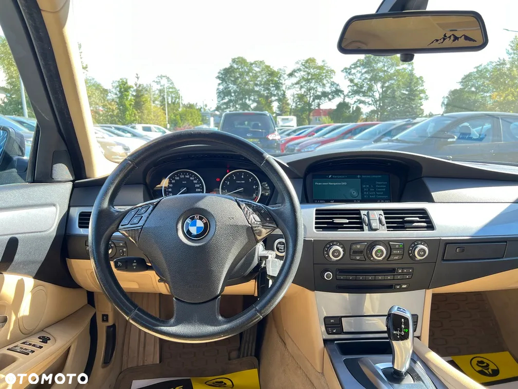 BMW Seria 5 530i Touring - 14