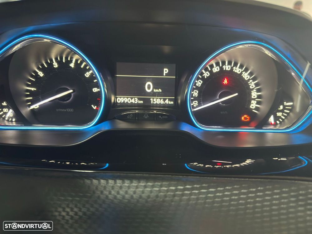 Peugeot 2008 1.2 PureTech Crossway EAT6 - 15