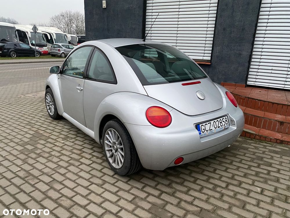 Volkswagen New Beetle 1.6 - 4