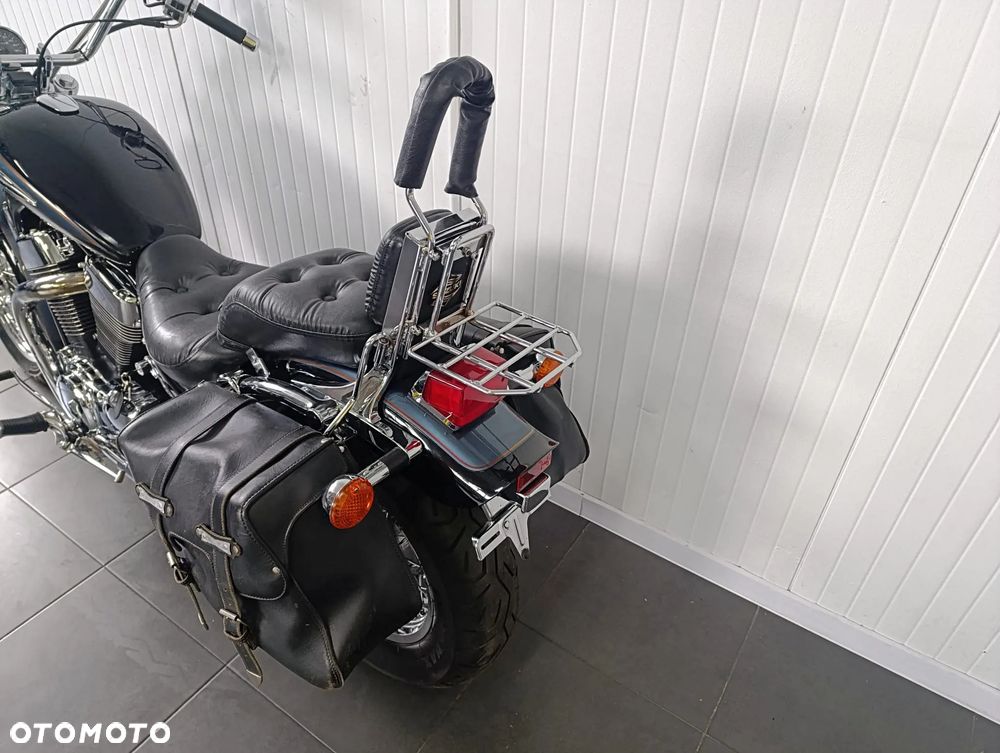 Suzuki Intruder - 13